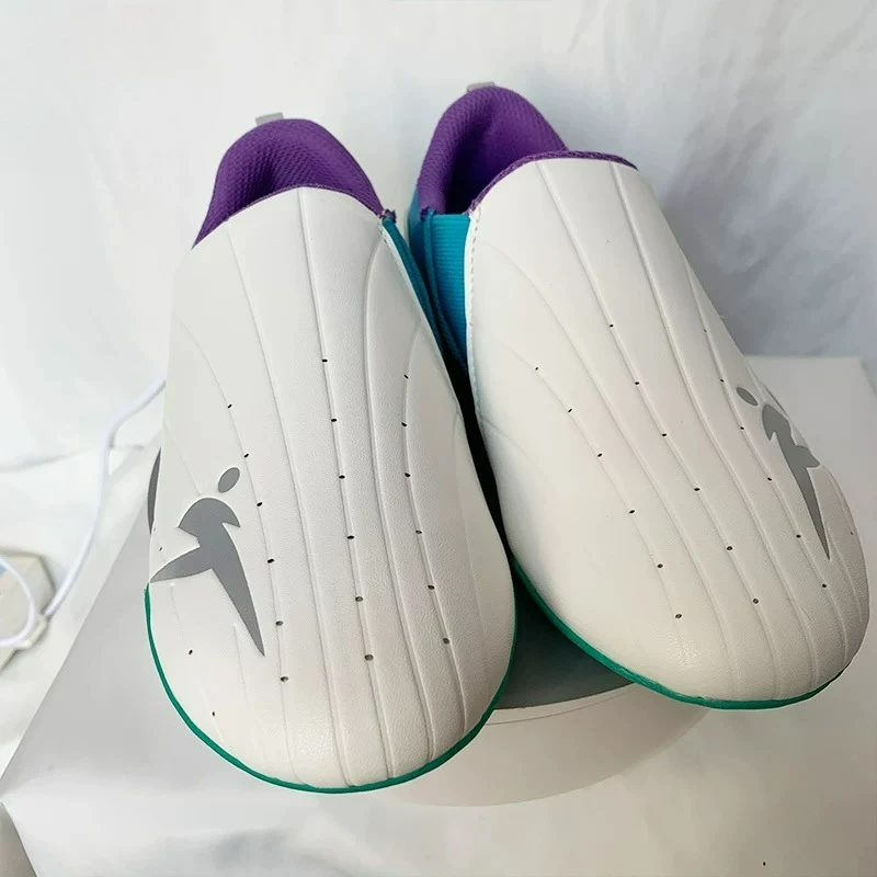 Zapatillas de Artes Marciales  - Women'S Shoes Vs Men'S reseña y precio