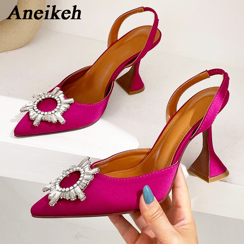 Marca Aneikeh, tacones altos d - Women Shoes Zara reseña y precio